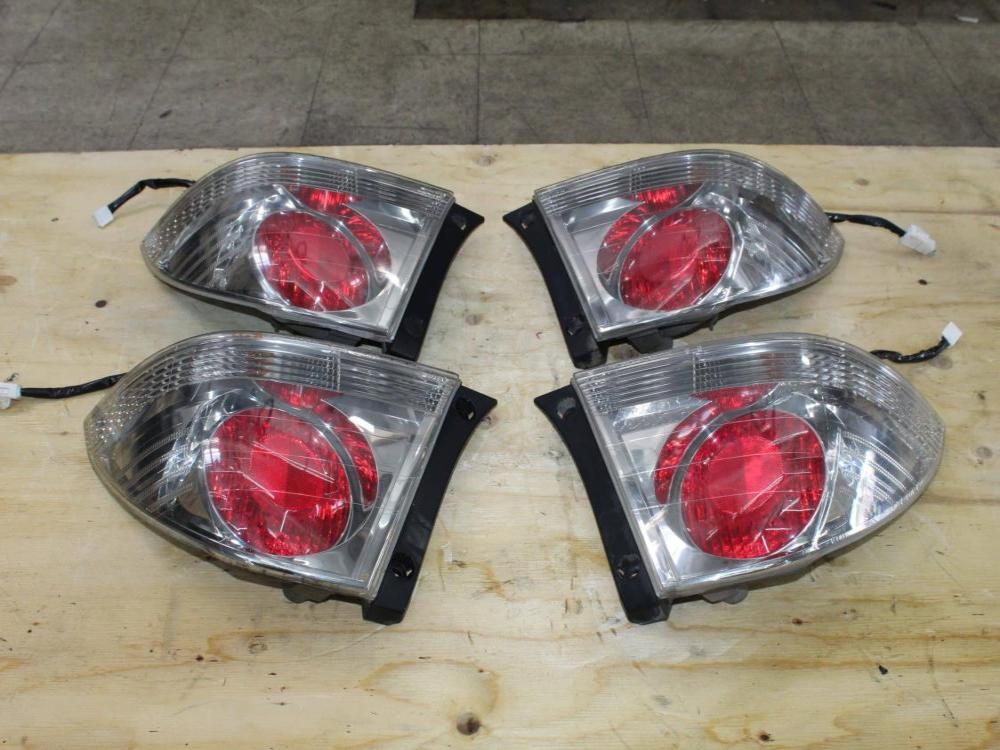 JDM TOYOTA ALTEZZA 98-05 LEXUS IS300 SXE10 OEM TAIL LIGHTS: Image 6
