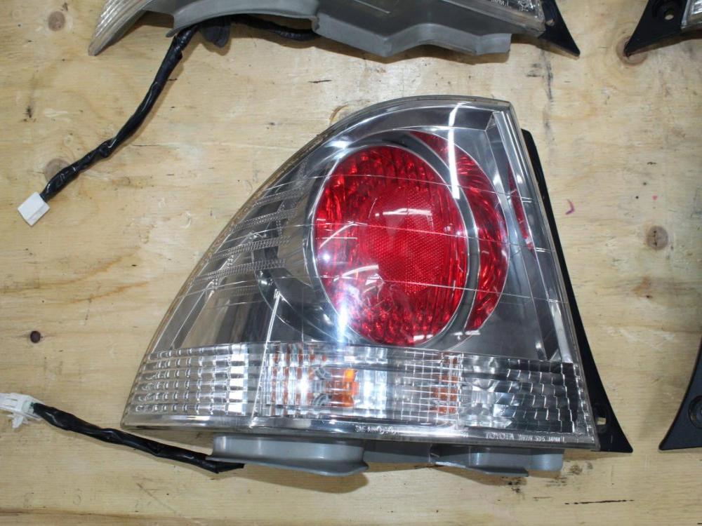 JDM TOYOTA ALTEZZA 98-05 LEXUS IS300 SXE10 OEM TAIL LIGHTS: Image 3