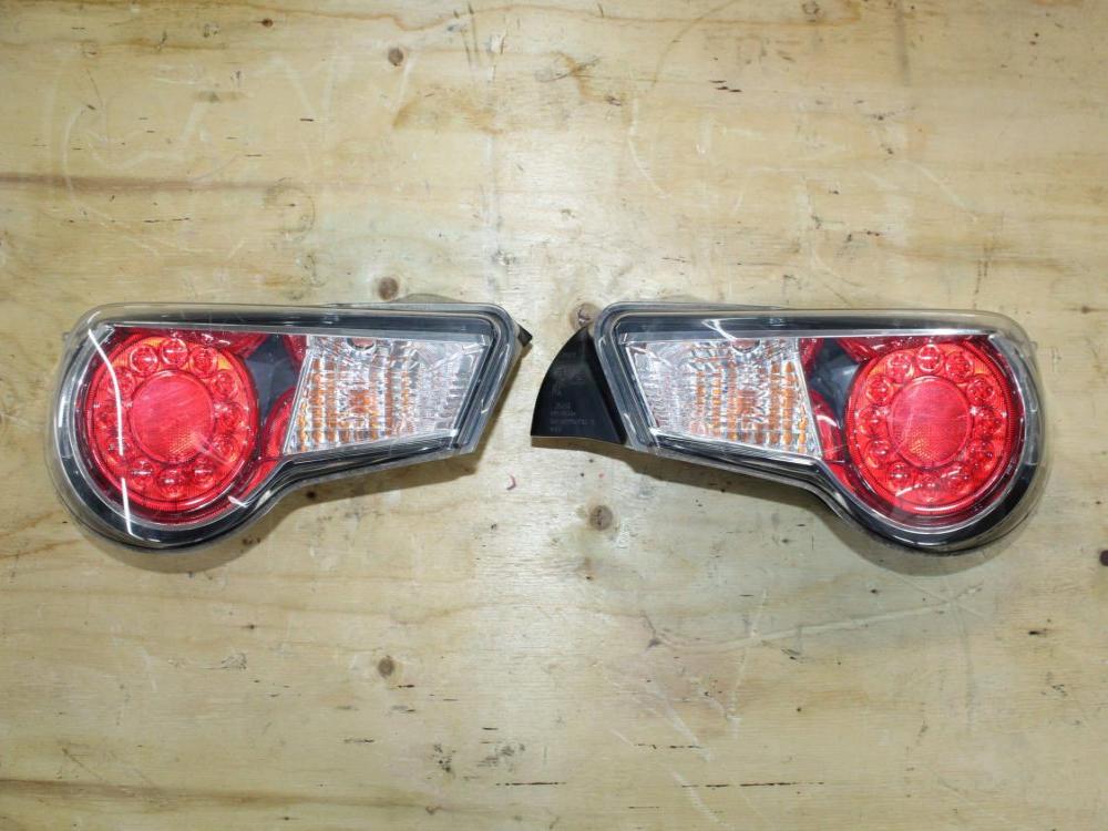 13-20 TOYOTA 86 SCION FRS SUBARU BRZ ZN6 OEM REAR TAIL LIGHTS: Image 3