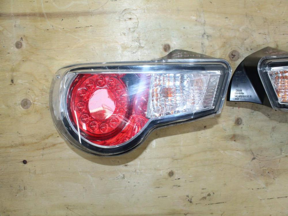 13-20 TOYOTA 86 SCION FRS SUBARU BRZ ZN6 OEM REAR TAIL LIGHTS: Image 4