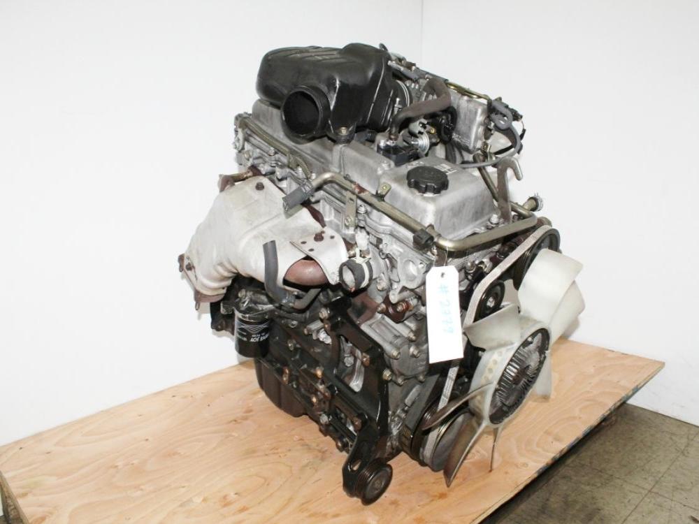 1997-2000 JDM Toyota 4Runner 3RZ-FE Engine 2.7L 4 Cylinder : Image 1