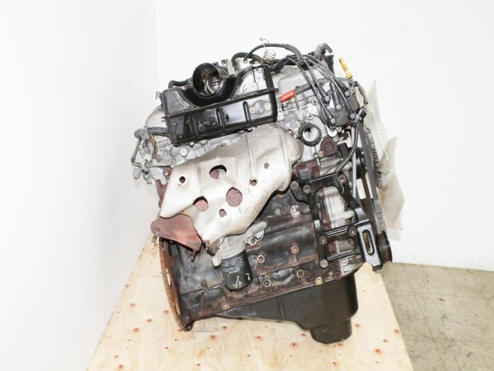 95-96 Toyota T100 3RZ-FE 2.7L Engine Rare 8-Port Intake | JDM Motor: Image 3