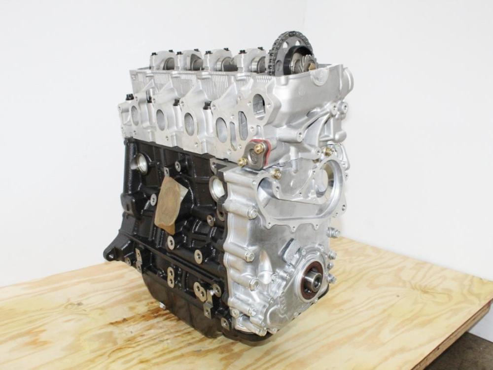 Brand New Crated 1994-2005 Toyota Tacoma 2.4L 2RZ-FE Engine 4-Cylinder Motor: Image 6