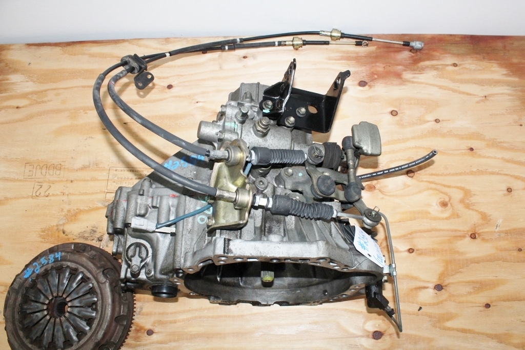 2000 2001 2002 2003 2004 2005 TOYOTA CELICA 5 SPEED MANUAL TRANSMISSION GT 1.8L: Image 1