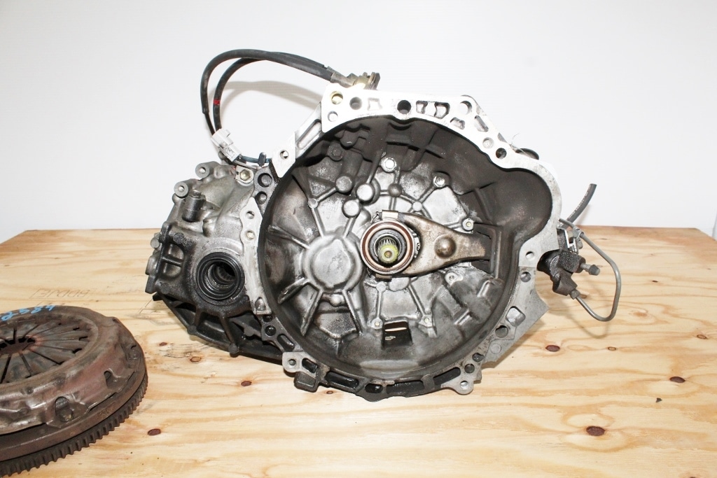 2000 2001 2002 2003 2004 2005 TOYOTA CELICA 5 SPEED MANUAL TRANSMISSION GT 1.8L: Image 15