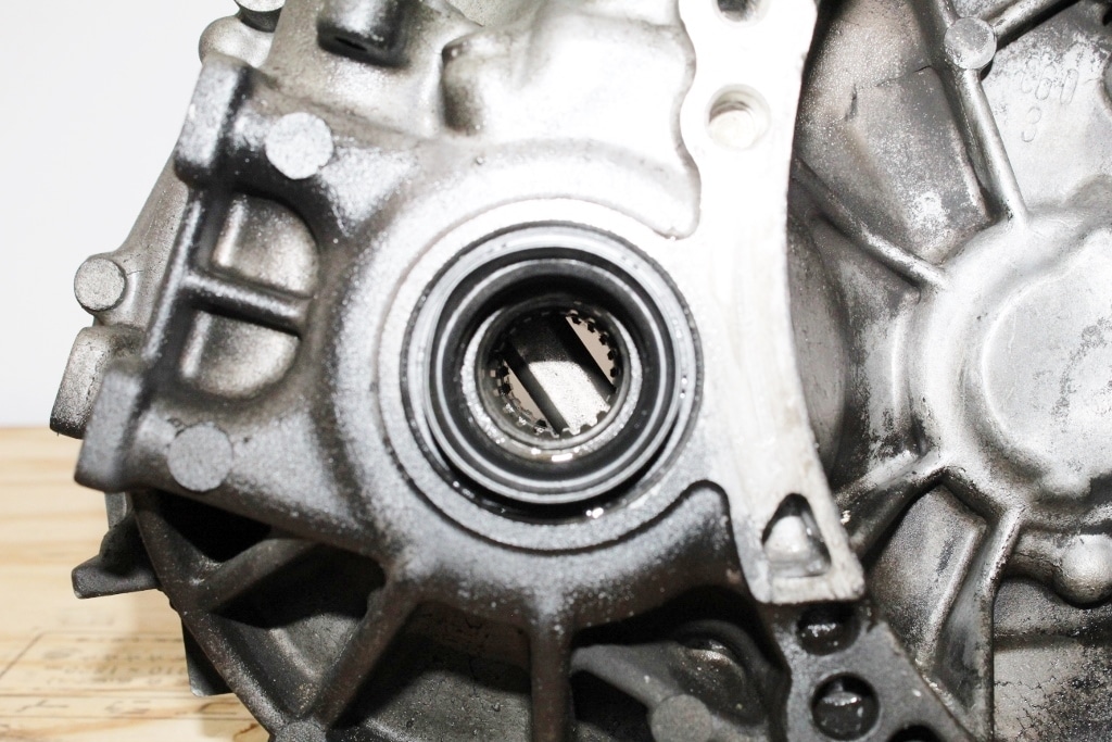 2000 2001 2002 2003 2004 2005 TOYOTA CELICA 5 SPEED MANUAL TRANSMISSION GT 1.8L: Image 13