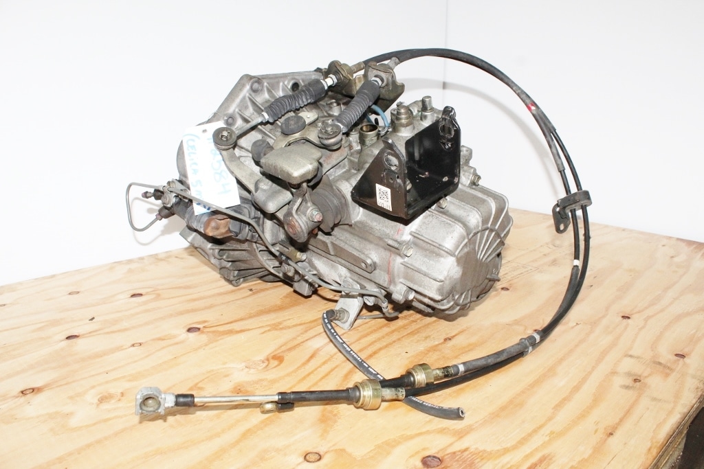 2000 2001 2002 2003 2004 2005 TOYOTA CELICA 5 SPEED MANUAL TRANSMISSION GT 1.8L: Image 4