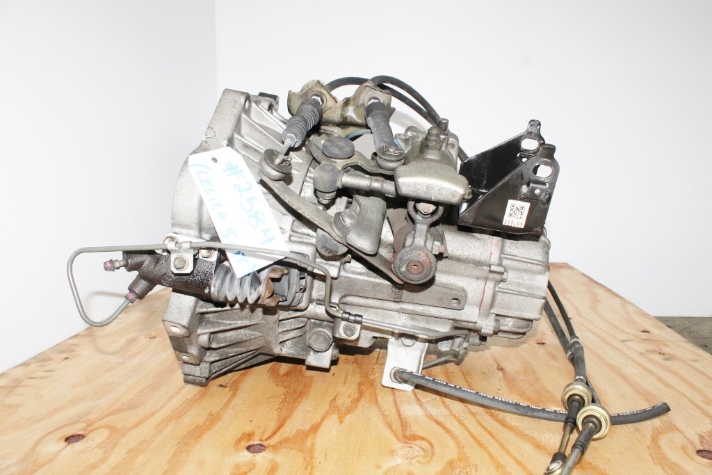 2000 2001 2002 2003 2004 2005 TOYOTA CELICA 5 SPEED MANUAL TRANSMISSION GT 1.8L: Image 2